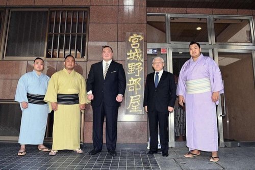 М.Даваажаргал: Сүмогийн спортыг хөгжүүлэхийн төлөө ажиллана